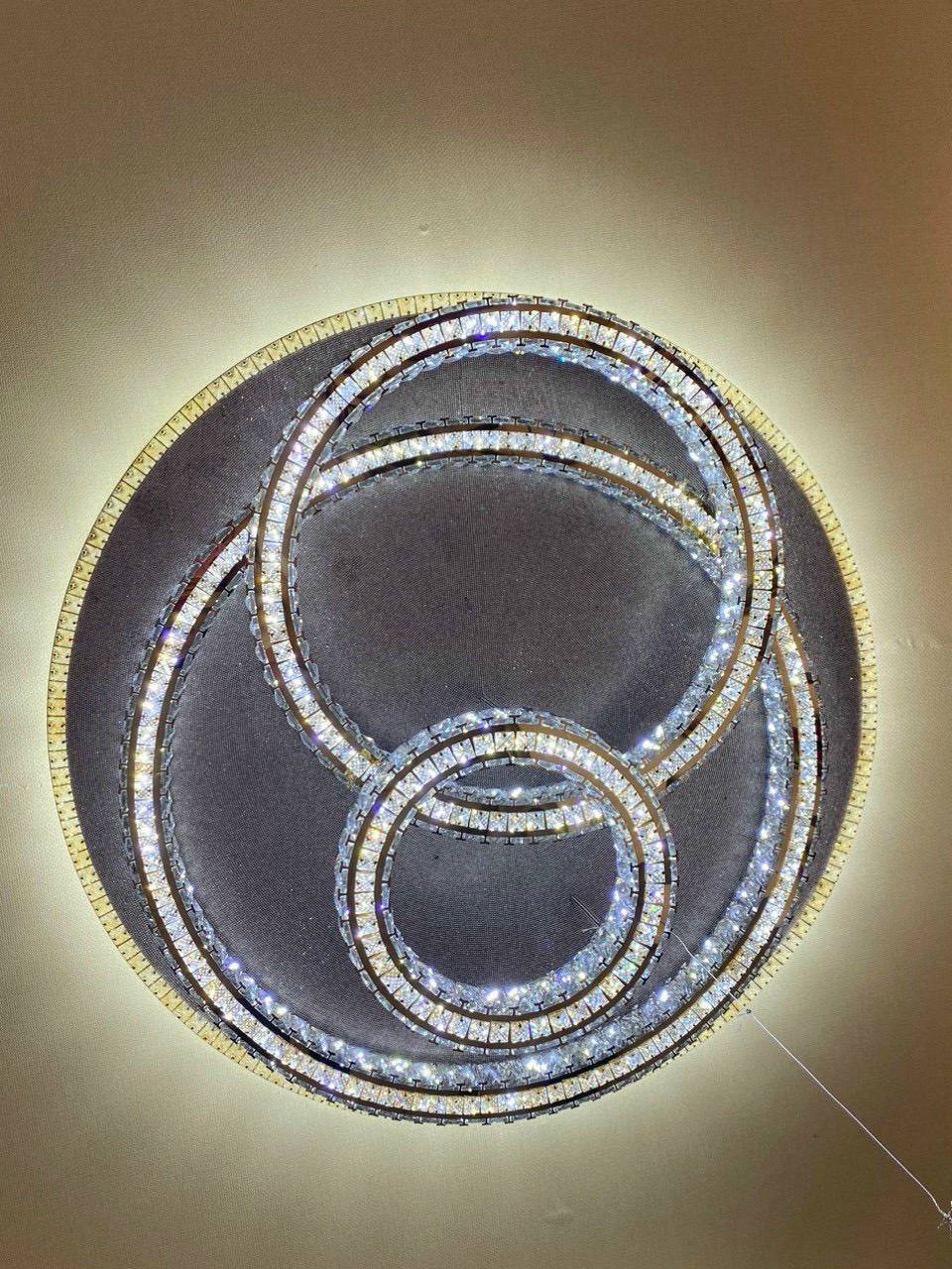 Tại sao bạn nên sử dụng đèn led ốp trần hiện đại ?