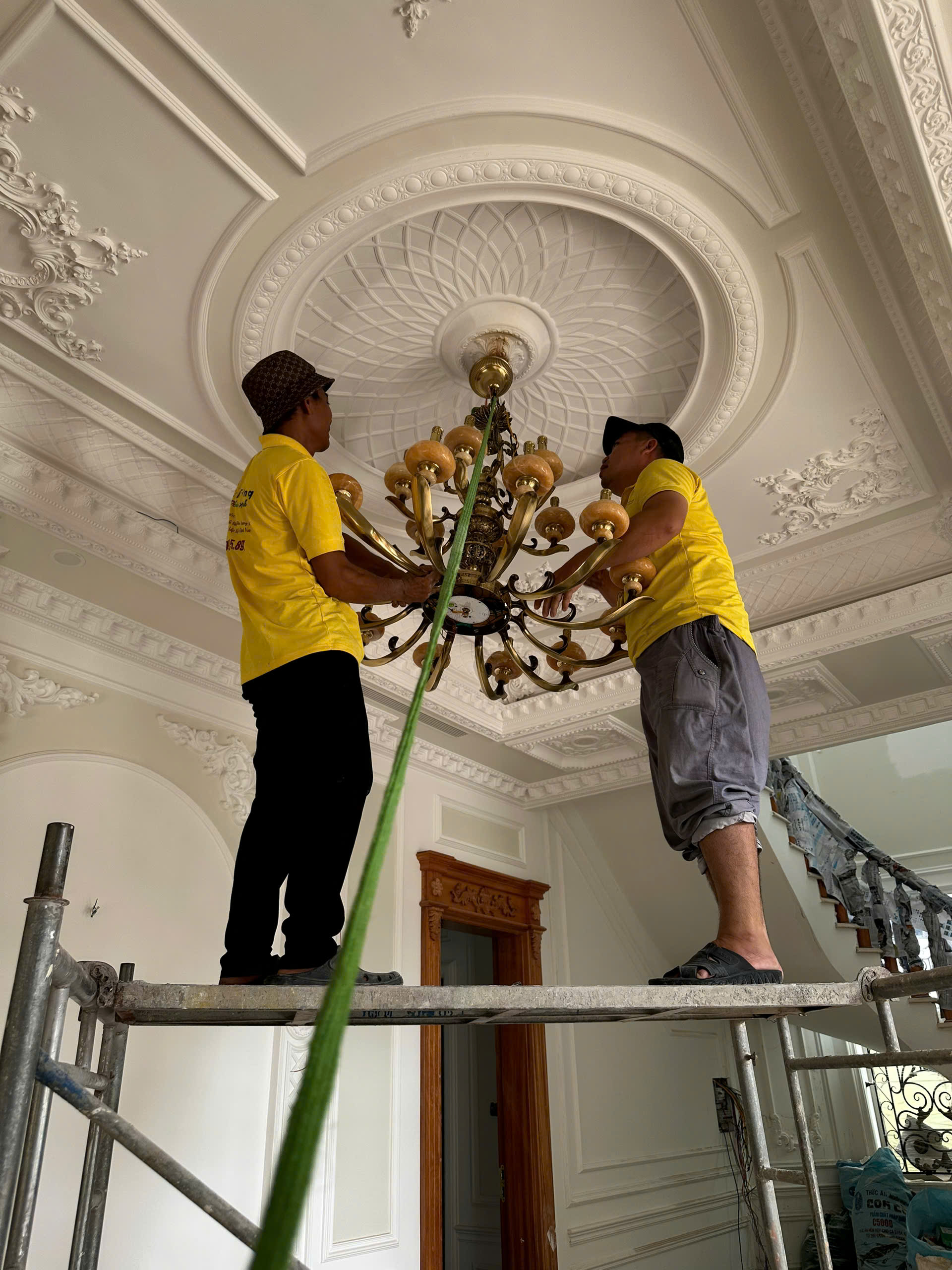 ĐƠN VỊ THI CÔNG & LẮP ĐẶT ĐÈN UY TÍN TẠI TP. HỒ CHÍ MINH ?